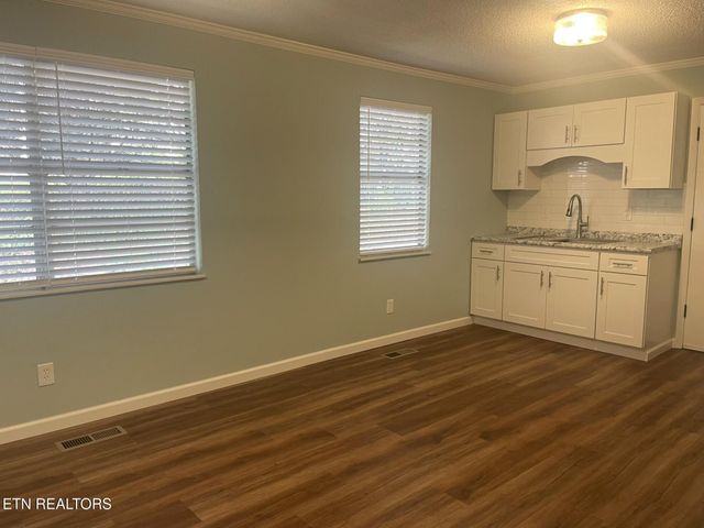 5620 Karen Drive, Knoxville, TN 37918