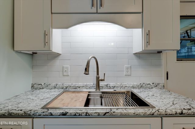 5620 Karen Drive, Knoxville, TN 37918