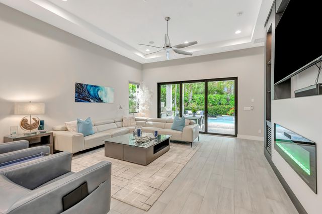13726 Artisan Circle, Palm Beach Gardens, FL 33418