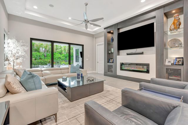 13726 Artisan Circle, Palm Beach Gardens, FL 33418