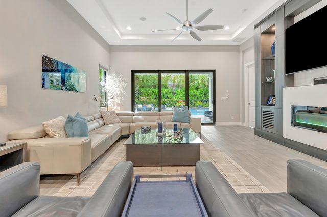 13726 Artisan Circle, Palm Beach Gardens, FL 33418
