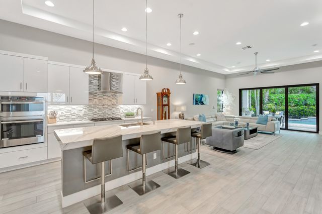 13726 Artisan Circle, Palm Beach Gardens, FL 33418