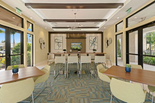 13726 Artisan Circle, Palm Beach Gardens, FL 33418