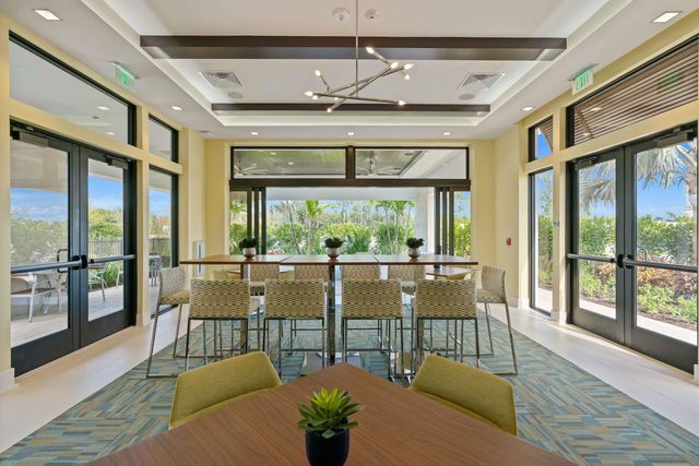 13726 Artisan Circle, Palm Beach Gardens, FL 33418