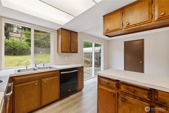 5807 141st Street SW, Edmonds, WA 98026