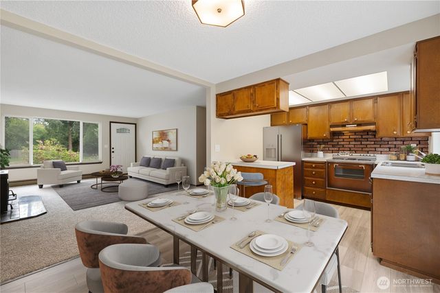 5807 141st Street SW, Edmonds, WA 98026