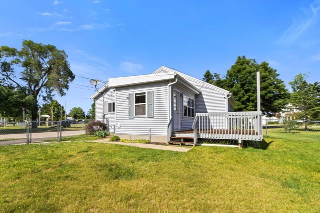 327 N Main Street, Pardeeville, WI 53954