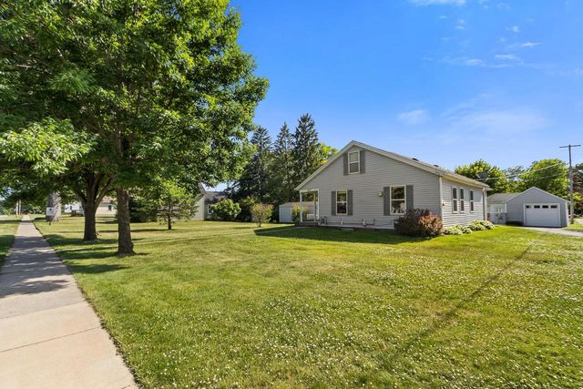 327 N Main Street, Pardeeville, WI 53954