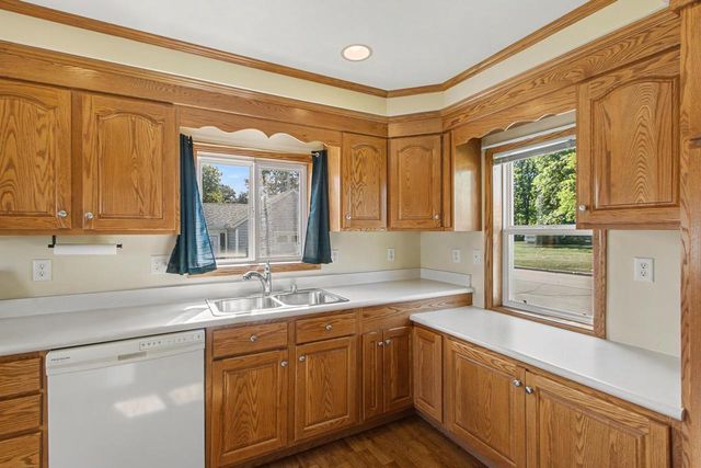 327 N Main Street, Pardeeville, WI 53954