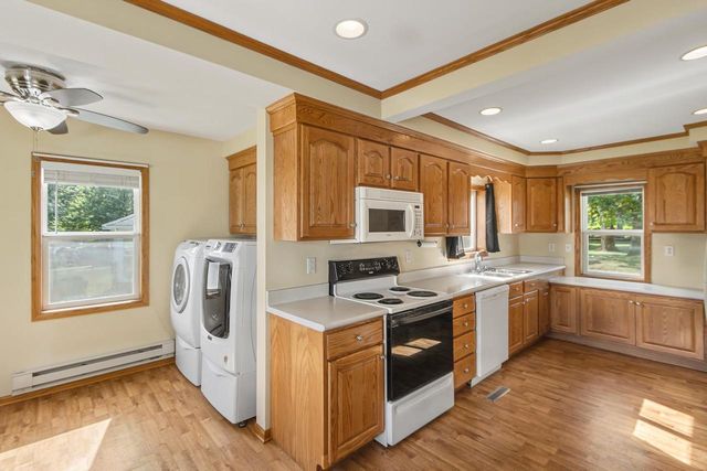 327 N Main Street, Pardeeville, WI 53954