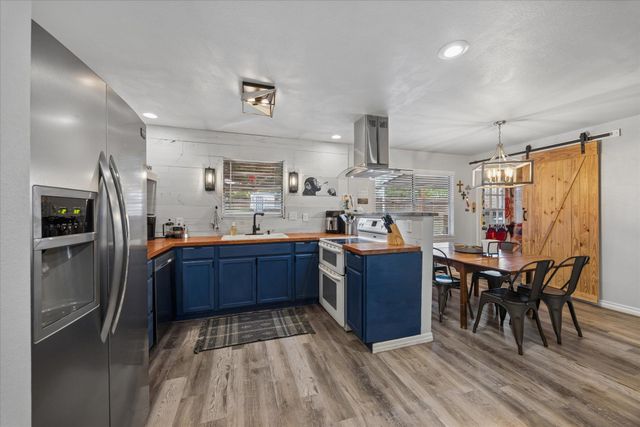 4247 River Oaks DR, Kingsland, TX 78639