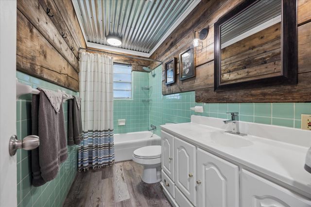 4247 River Oaks DR, Kingsland, TX 78639