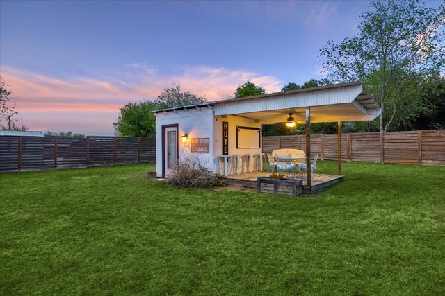 4247 River Oaks DR, Kingsland, TX 78639