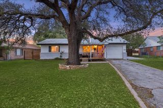 4247 River Oaks DR, Kingsland, TX 78639