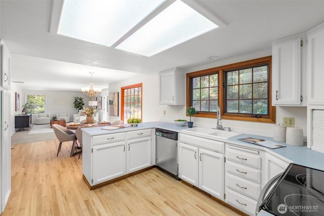 858 Illahee Drive, Fox Island, WA 98333