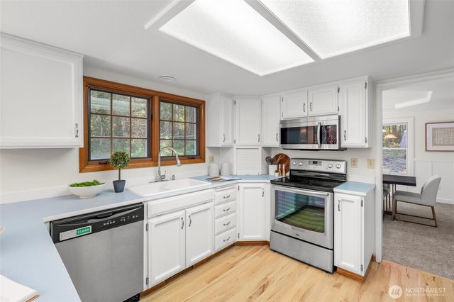 858 Illahee Drive, Fox Island, WA 98333