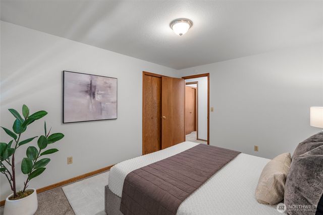 858 Illahee Drive, Fox Island, WA 98333