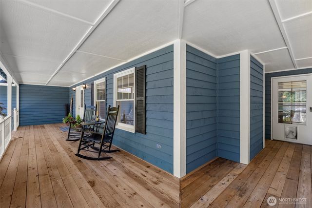 858 Illahee Drive, Fox Island, WA 98333