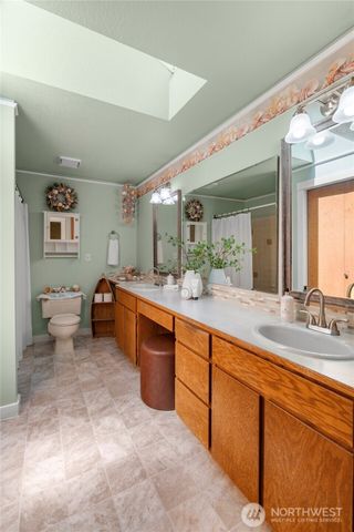 858 Illahee Drive, Fox Island, WA 98333