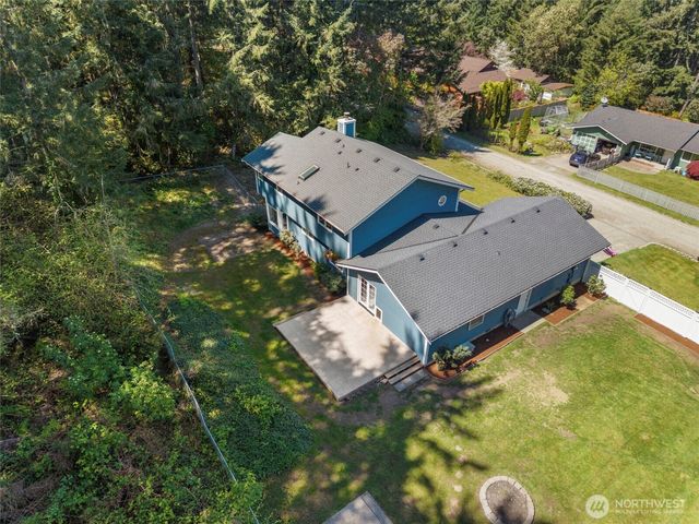 858 Illahee Drive, Fox Island, WA 98333