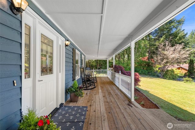 858 Illahee Drive, Fox Island, WA 98333