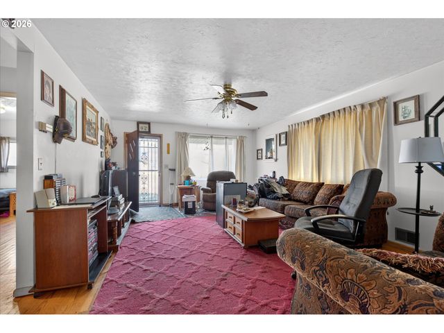 204 LAKE Ave, La Grande, OR 97850