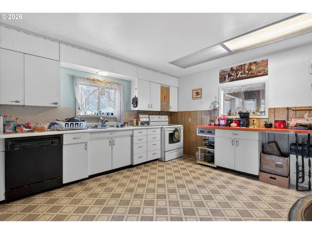 204 LAKE Ave, La Grande, OR 97850