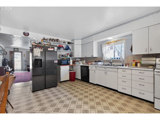 204 LAKE Ave, La Grande, OR 97850