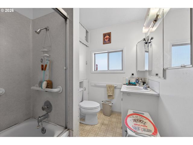 204 LAKE Ave, La Grande, OR 97850