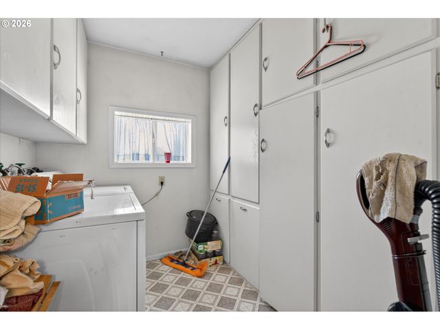 204 LAKE Ave, La Grande, OR 97850