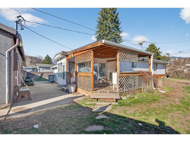 204 LAKE Ave, La Grande, OR 97850