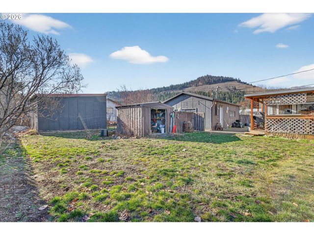 204 LAKE Ave, La Grande, OR 97850