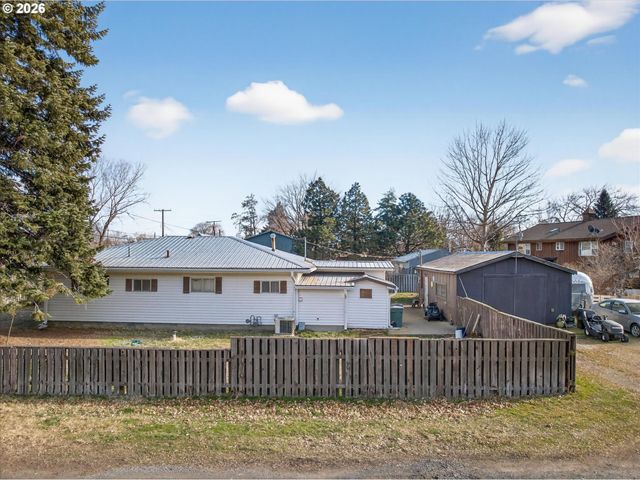 204 LAKE Ave, La Grande, OR 97850