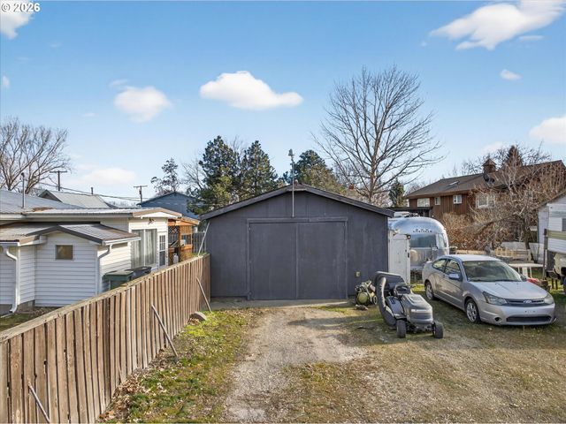 204 LAKE Ave, La Grande, OR 97850