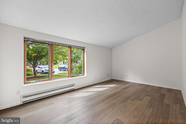 15 OAKRIDGE CT, Lutherville Timonium, MD 21093