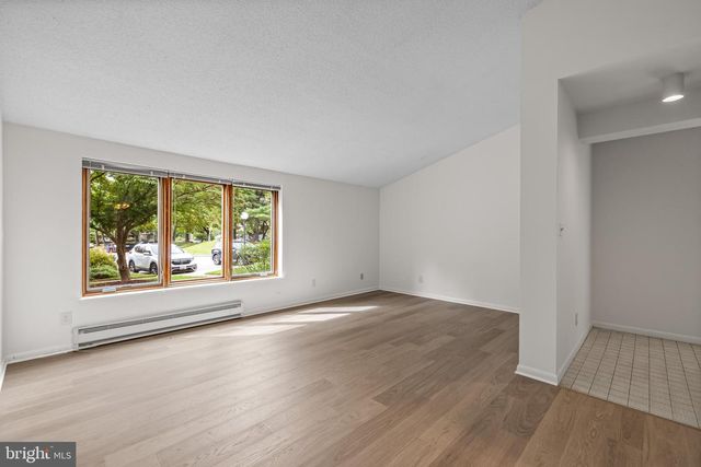 15 OAKRIDGE CT, Lutherville Timonium, MD 21093