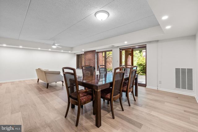 15 OAKRIDGE CT, Lutherville Timonium, MD 21093