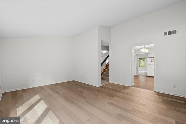 15 OAKRIDGE CT, Lutherville Timonium, MD 21093