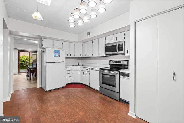 15 OAKRIDGE CT, Lutherville Timonium, MD 21093