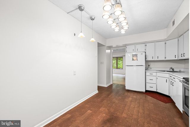 15 OAKRIDGE CT, Lutherville Timonium, MD 21093