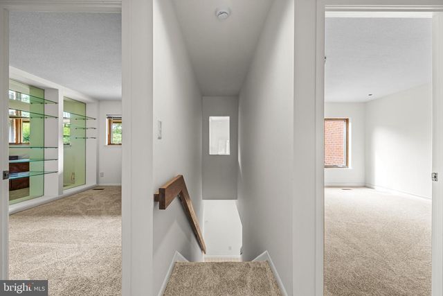 15 OAKRIDGE CT, Lutherville Timonium, MD 21093