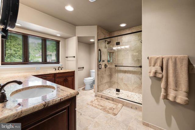 15 OAKRIDGE CT, Lutherville Timonium, MD 21093