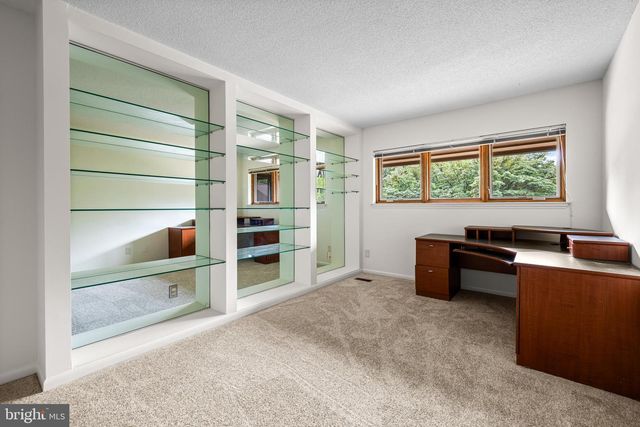 15 OAKRIDGE CT, Lutherville Timonium, MD 21093