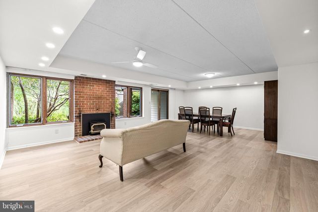 15 OAKRIDGE CT, Lutherville Timonium, MD 21093