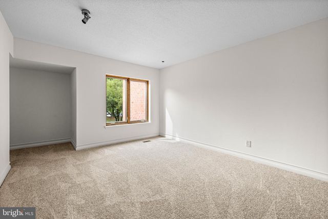 15 OAKRIDGE CT, Lutherville Timonium, MD 21093