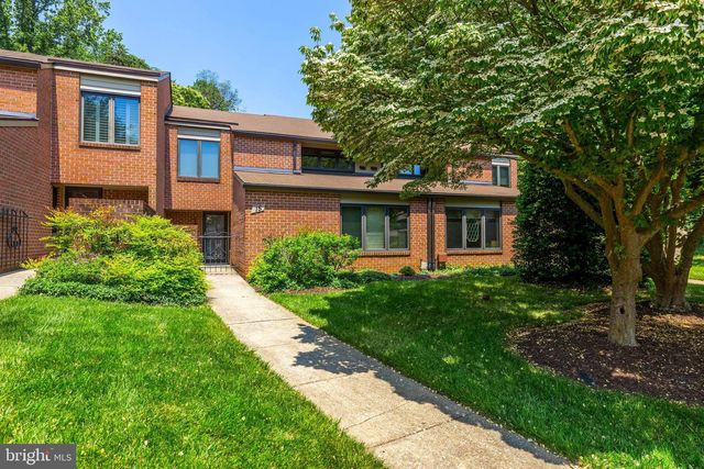 15 OAKRIDGE CT, Lutherville Timonium, MD 21093