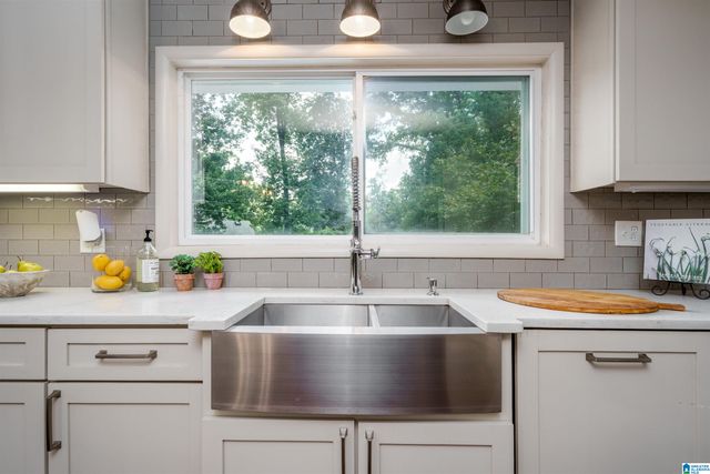 2700 CHEROKEE ROAD, Mountain Brook, AL 35216