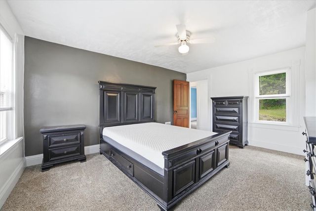 135 High St, Findlay Twp, PA 15126