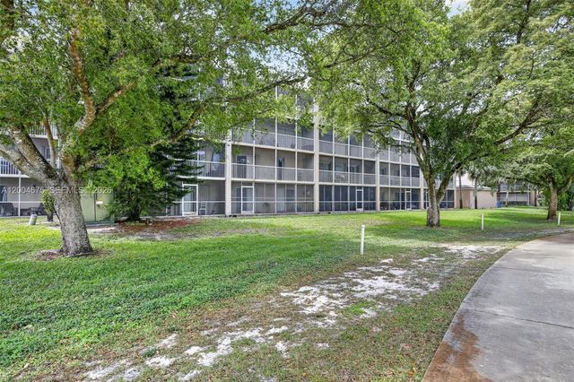 9470 Tangerine Pl 105, Davie, FL 33324