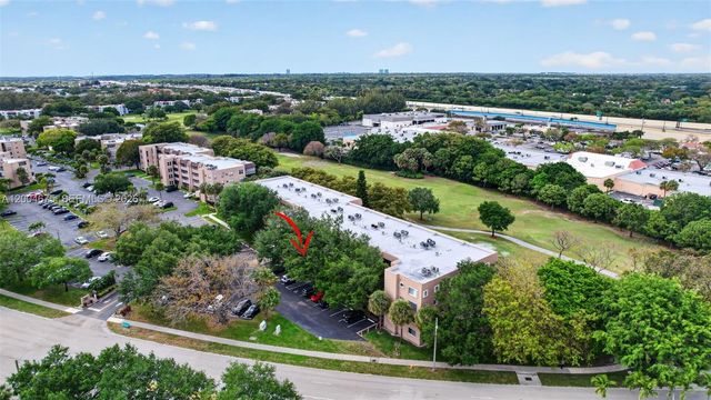 9470 Tangerine Pl 105, Davie, FL 33324